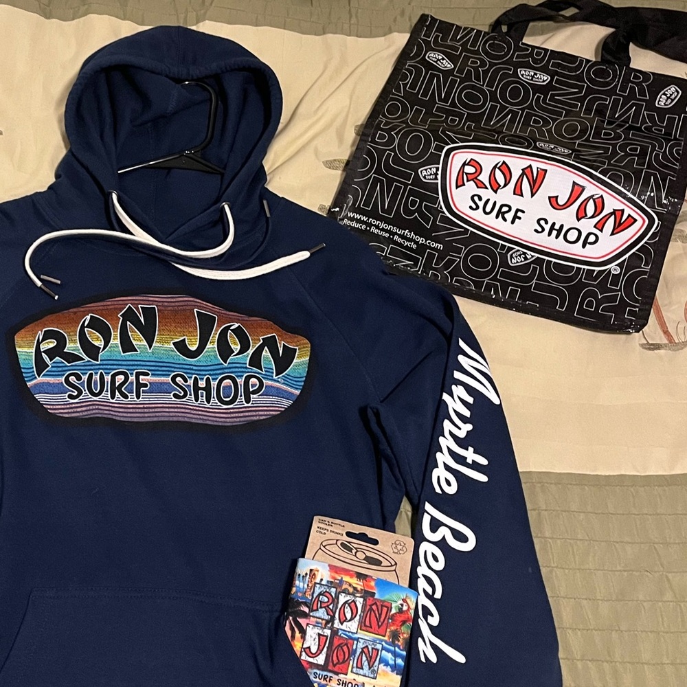 BEACH BUNDLE BABY!! 🌊 🏄‍♂️ 🌴 
RON JON Set- Medium hoodie, Tote Bag and Cousy
